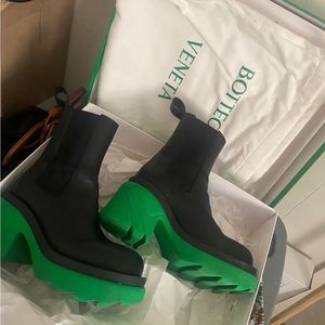 ✨AUTHENTIC✨Womens Bottega boots  black with green bottoms (worn)
